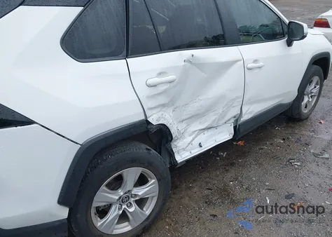 2021 Toyota Rav4 Xle z USA, uszkodzony, nr VIN 2T3W1RFV4MC159315